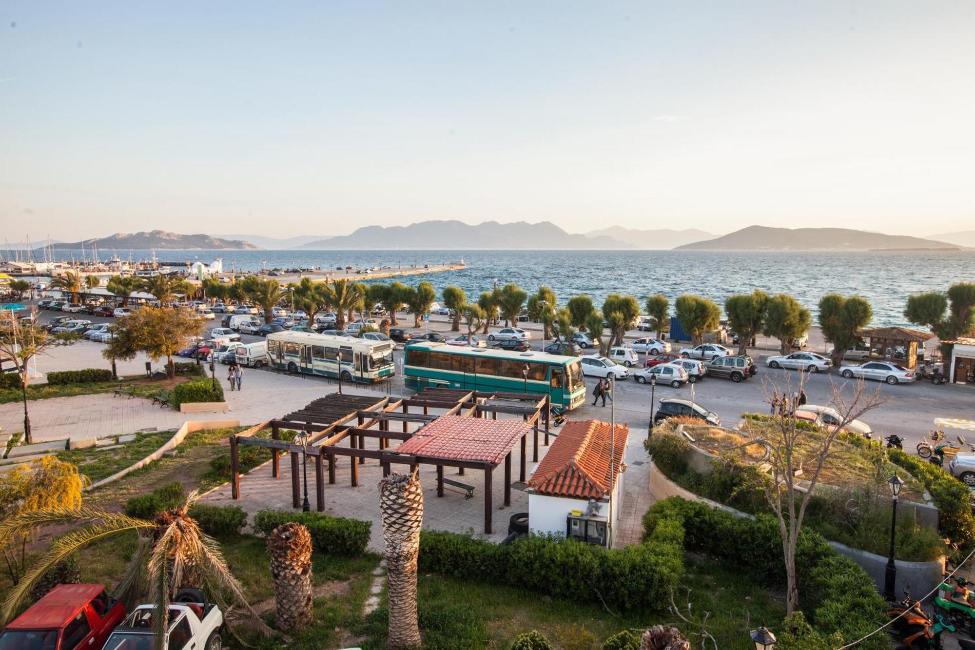 Togias Hotel Aegina Exterior photo